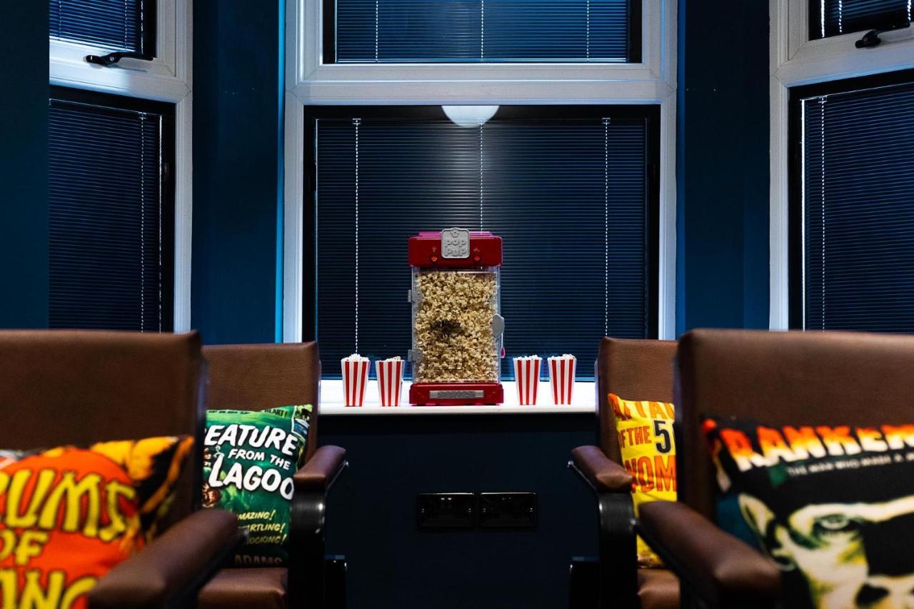 23 Trafalgar Square With Hot Tub And Cinema Scarborough Extérieur photo