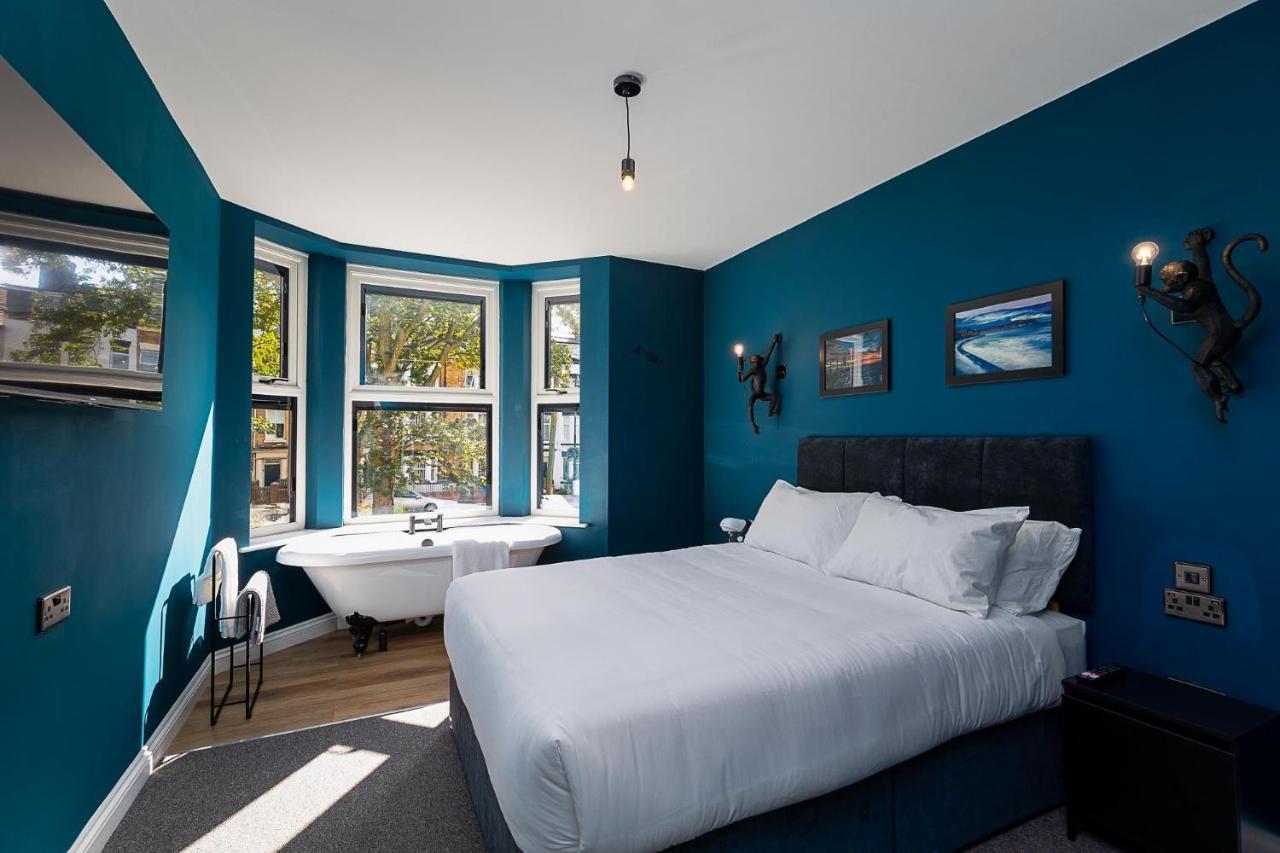 23 Trafalgar Square With Hot Tub And Cinema Scarborough Extérieur photo