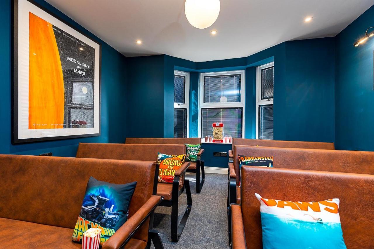 23 Trafalgar Square With Hot Tub And Cinema Scarborough Extérieur photo